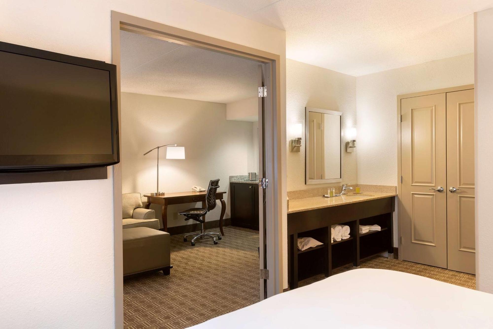 Doubletree Suites By Hilton Nashville Airport Exterior foto